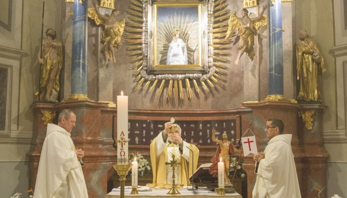 HIRDETÉS  Virágvasárnap, 2025. április 13.