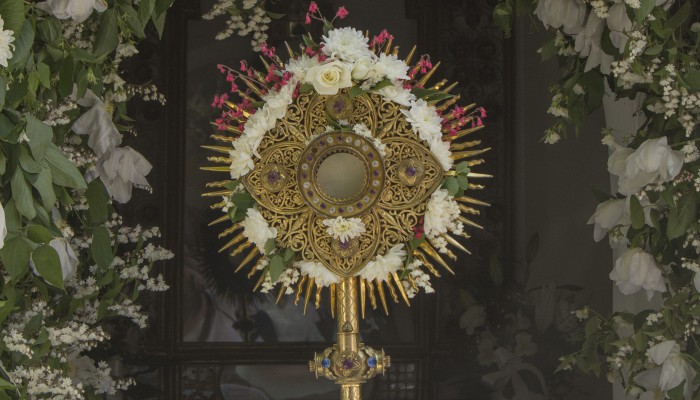 ÚRNAPJA, június 18.