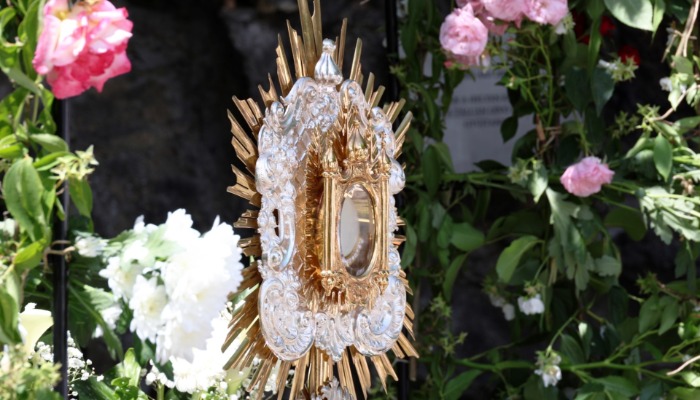 Jézus bevon a másokért való létbe