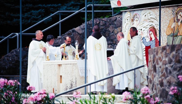 KÁRMELHEGYI BOLDOGASSZONY ÉS LELLISI SZENT KAMILL BÚCSÚ