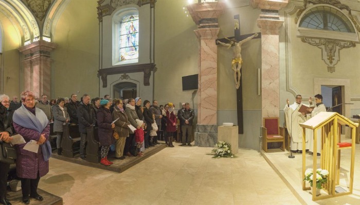 Jézus is megkeresztelkedett